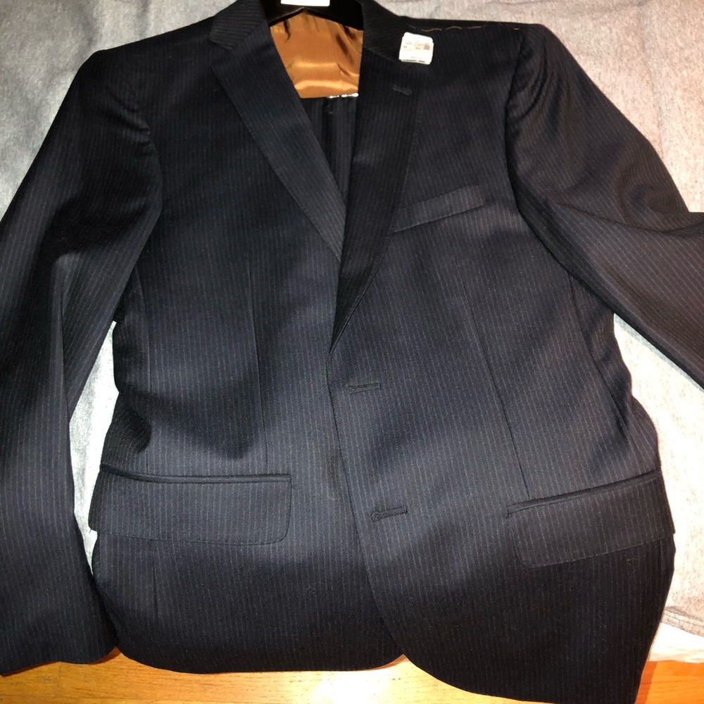 Jos. A. Bank navy suit *BRAND NEW WITH TAGS*